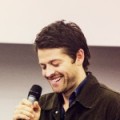 Misha Collins nage pour Random Acts