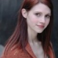 Julie dans Nikita Vendredi