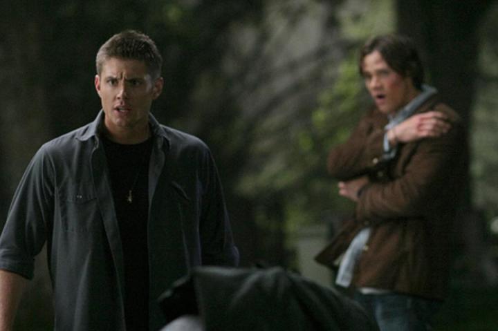 Dean (Jensen Ackles) et Sam (Jared Padalecki) blessé