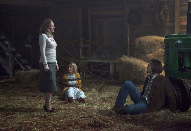Sam (Jared Padalecki) prisonnier face  Joy Meyers (Eve Gordon)